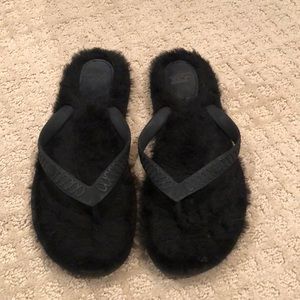 Gently Used Ugg Fur Lined Flip Flops Size 8